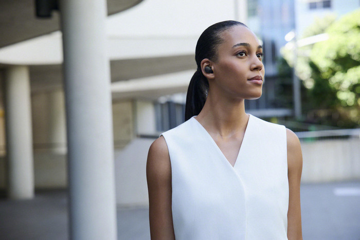 Sony WF1000XM6B Schwarz produkt in gebrauch