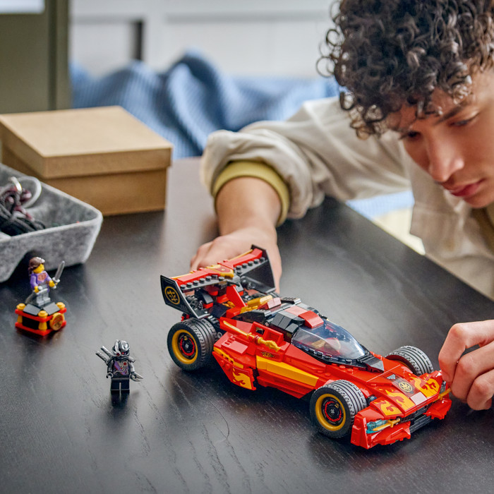 LEGO Ninjago 15-jähriges Jubiläum des X-1 Ninja Supercar 71867 produkt in gebrauch