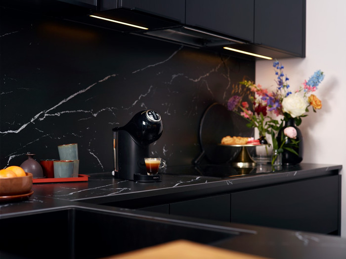 Krups Dolce Gusto Genio S Plus KP3408 Schwarz produkt in gebrauch