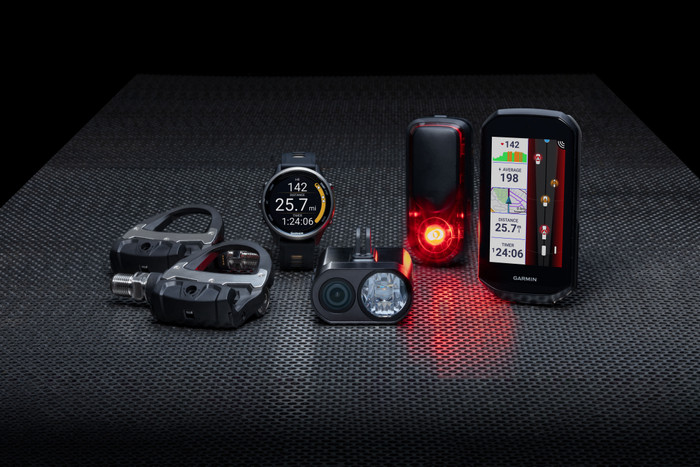 Garmin Varia RearVue 820 Radar mit Rücklicht produkt in gebrauch