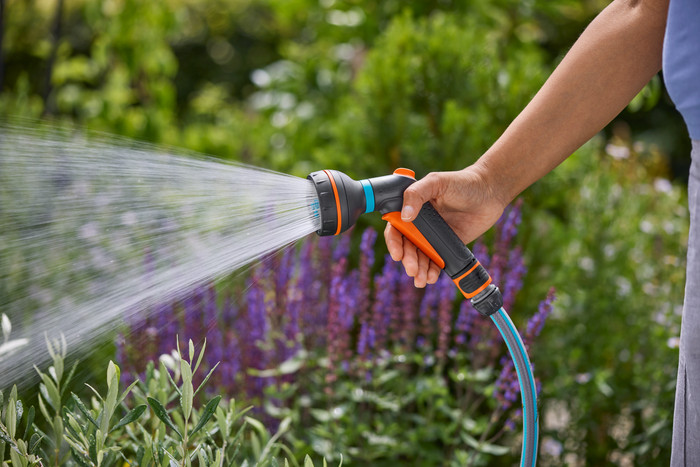 GARDENA Classic Multibrause produkt in gebrauch