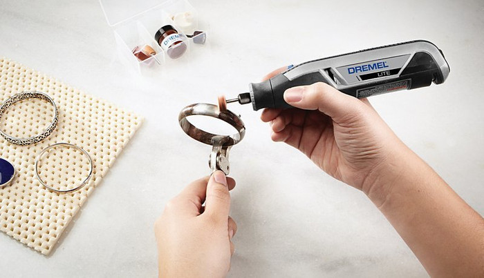 Dremel Lite 7760 product in use
