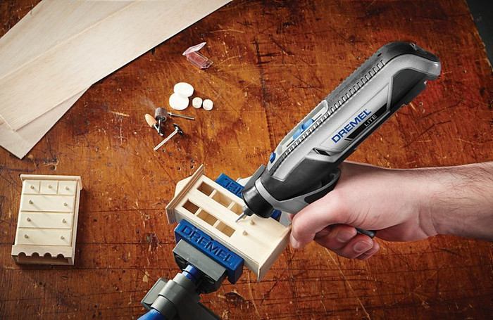 Dremel Lite 7760 product in use
