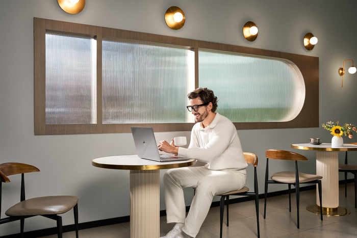 Rokid AI Glasses Style produkt in gebrauch