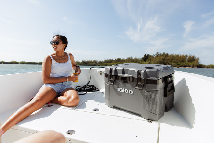 Igloo Trailmate 50QT Carbonite Cooler product in use