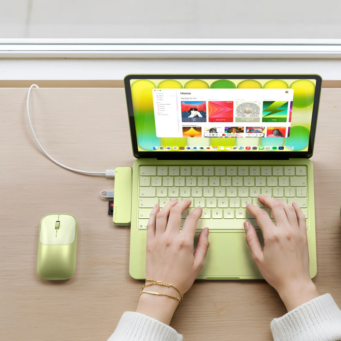 Satechi USB-C Snap Hub Citrus produkt in gebrauch