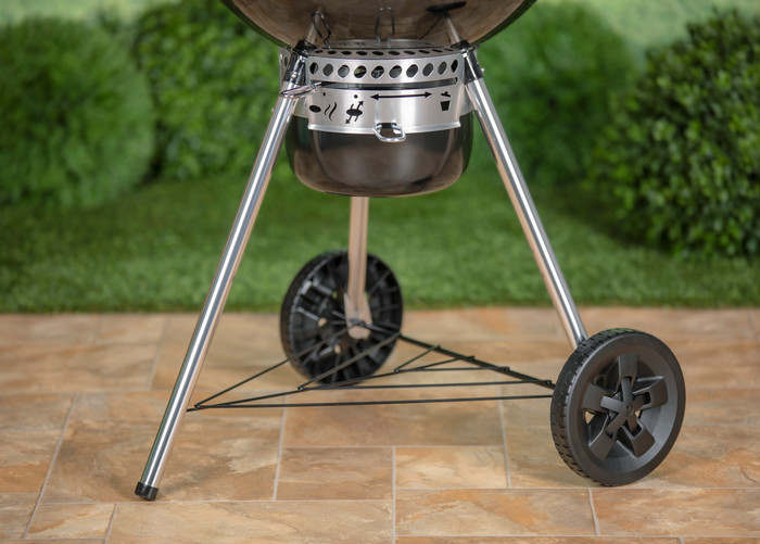 Weber Master Touch Premium E-5770 Schwarz produkt in gebrauch