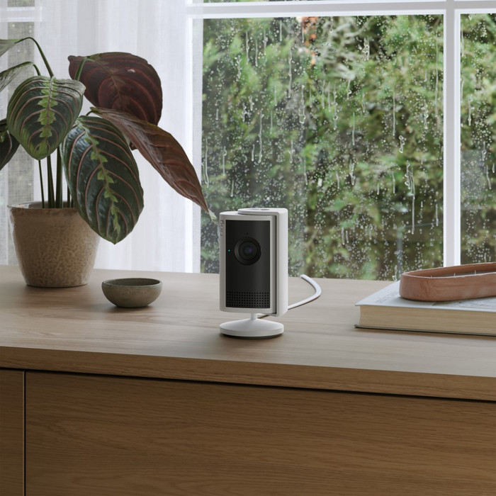 Ring Indoor Camera Plus Weiß produkt in gebrauch