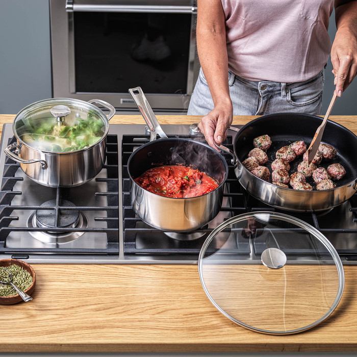 KitchenAid Stainless Steel Topfset 3-teilig produkt in gebrauch