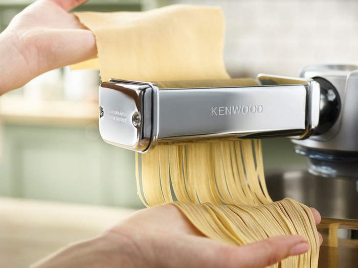 Kenwood KAX984ME Spaghetti Maker product in use