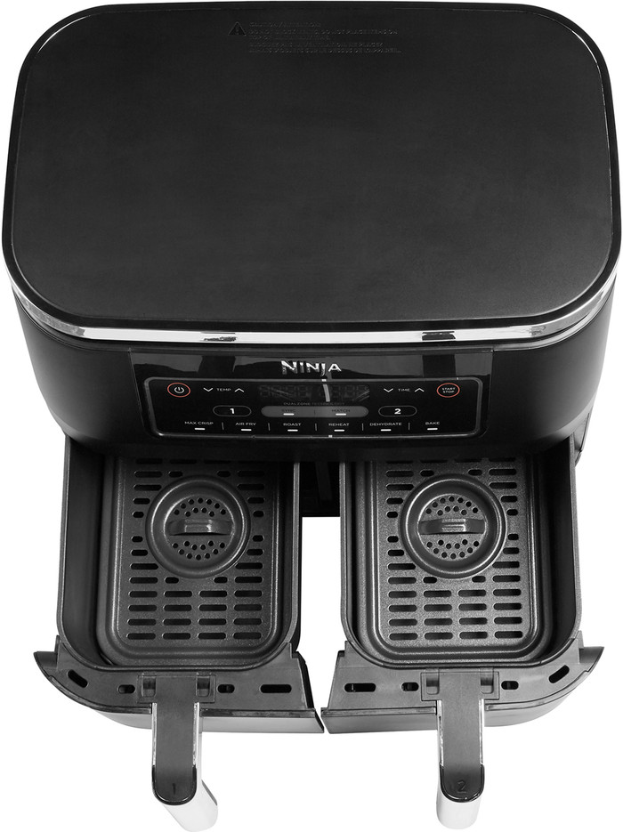 Ninja Foodi AirFryer AF300EU product in use