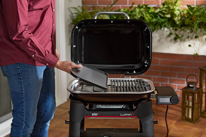 Weber Lumin Grillplatte Small produkt in gebrauch