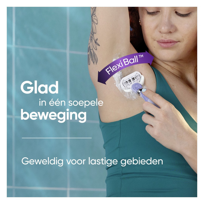 Gillette Venus Extra Smooth Swirl + 9 Replacement Blades product in use
