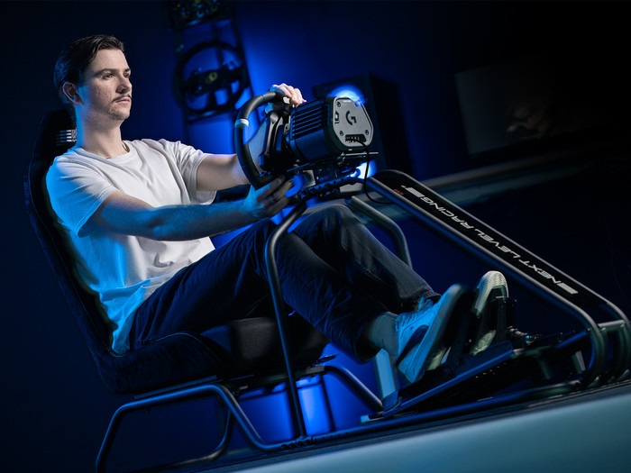 Next Level Racing F-GT Shift Simulator Cockpit produkt in gebrauch