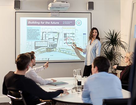 Epson EB-2250U produkt in gebrauch