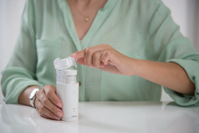 Omron MicroAIR U100 produkt in gebrauch