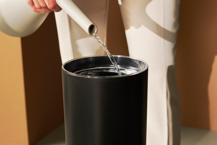 Duux Beam Mini 2 Smart Ultrasone Humidifier Black product in use