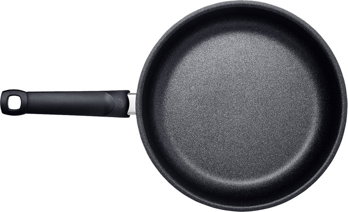 Fissler Adamant Premium Bratpfanne 28 cm vorne