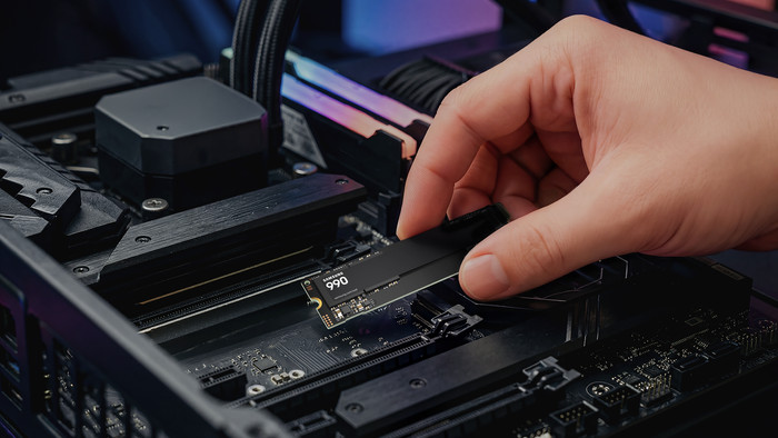 Samsung 990 PCIe 4.0 NVMe M.2 SSD 2 TB produkt in gebrauch
