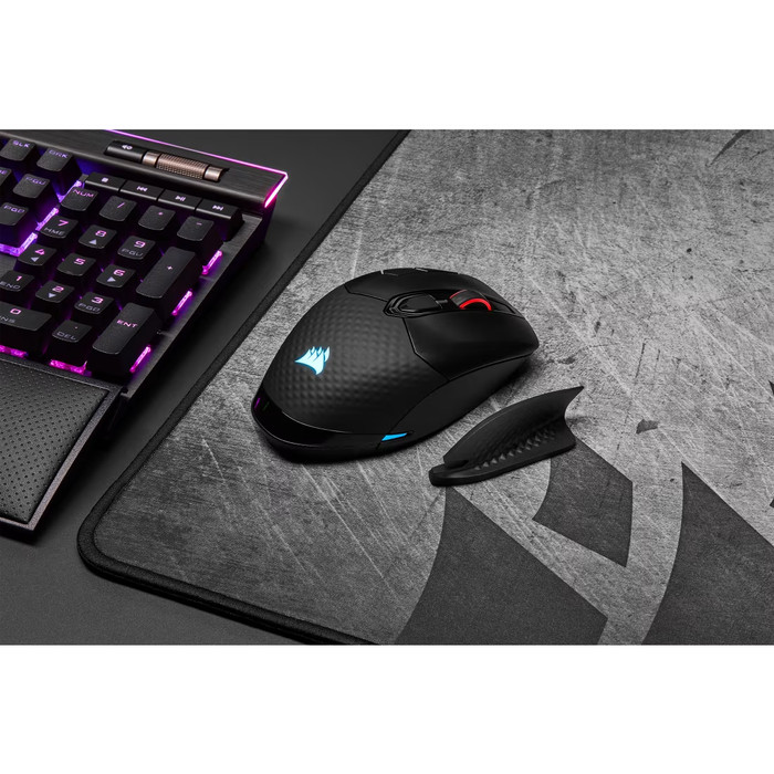 Corsair Dark Core RGB Pro Kabellose Gaming-Maus produkt in gebrauch