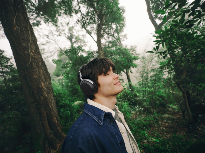 Sennheiser HDB 630 product in use