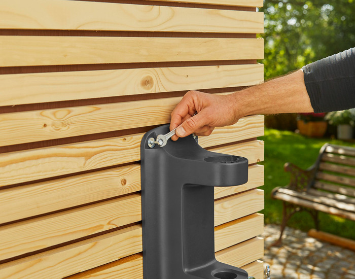 GARDENA Wall Hose Box 35 RollUp XL product in use