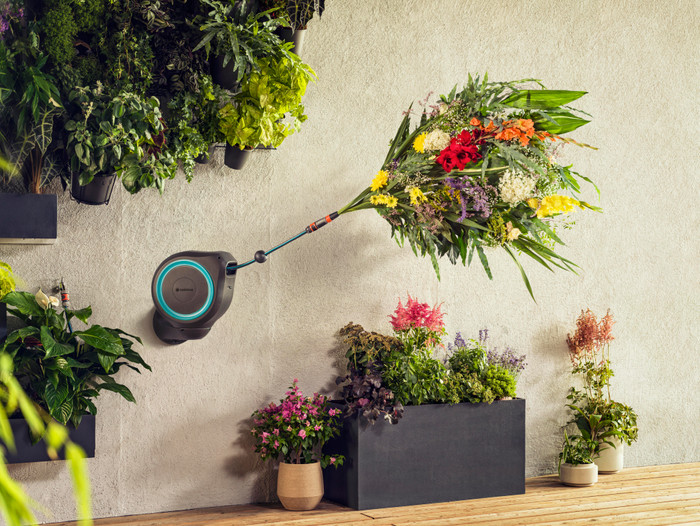 Gardena Wand-Schlauchbox 15 RollUp S produkt in gebrauch