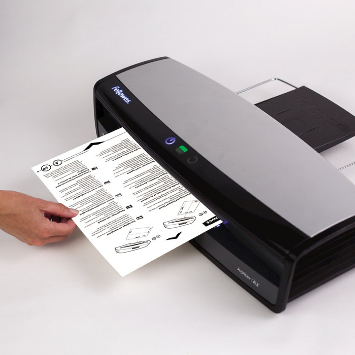 Fellowes A4 Cleaning Sheets 10 Units product in use