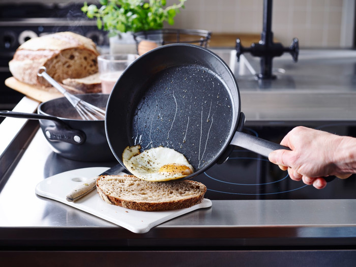 GreenPan Craft Frying Pan Set 20cm + 28cm + Wok 28cm product in use