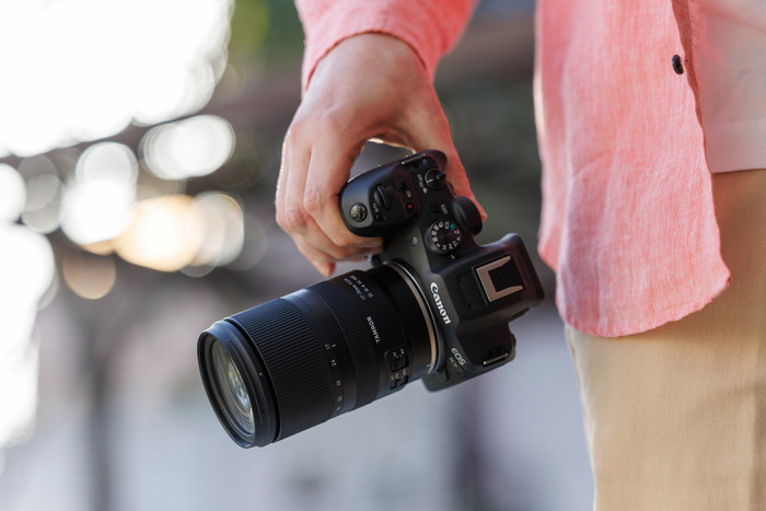 Tamron 17-70mm f/2.8 Di III-A VC RXD Canon RF product in use