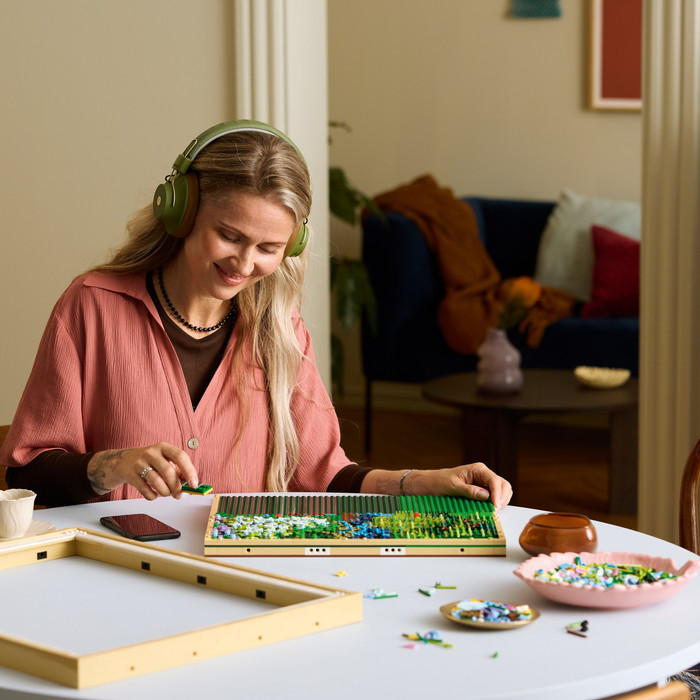 LEGO Art Claude Monet: Brücke über einen Seerosenteich 31220 produkt in gebrauch