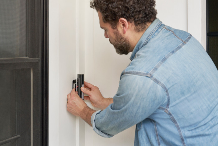 Ring Kabelgebundene Videotürklingel Plus + Chime Plus produkt in gebrauch