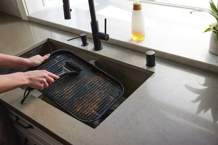 Ninja Woodfire Electric BBQ Brush product in use