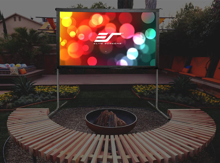 Elite Screens Yard Master 2 135 Zoll produkt in gebrauch