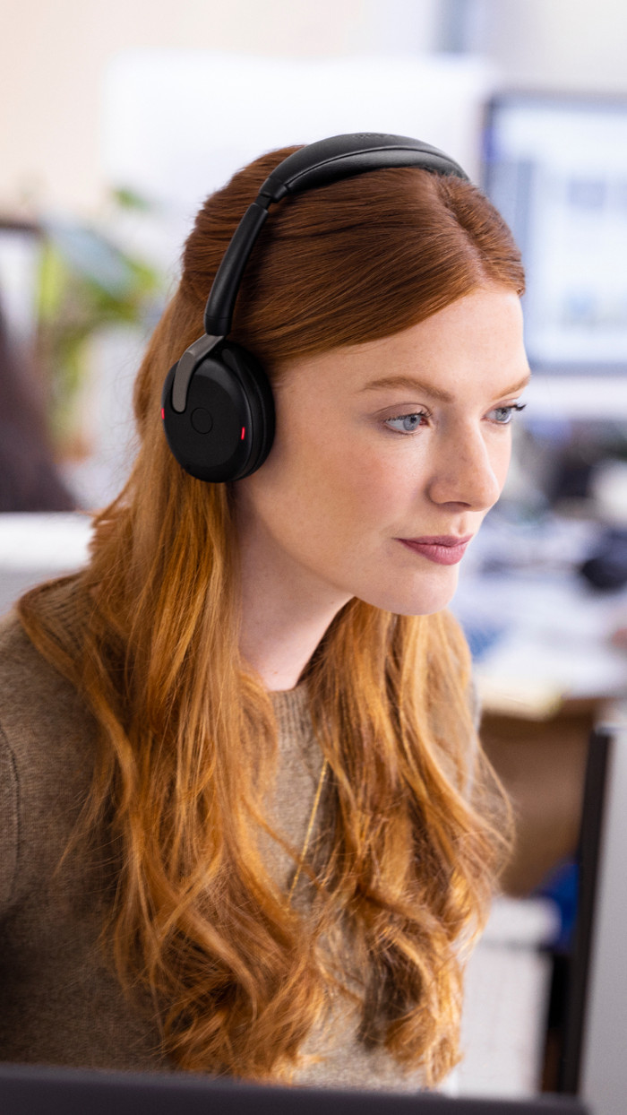 Jabra Evolve2 65 Flex UC Stereo USB-A Kabelloses Office-Headset produkt in gebrauch