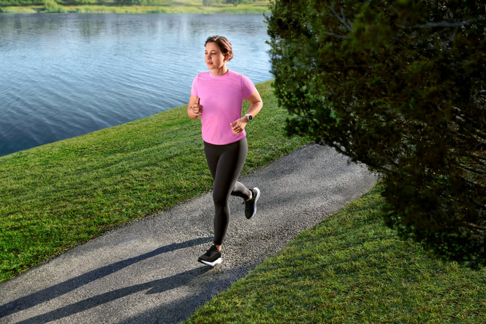 Garmin Forerunner 55 Weiß produkt in gebrauch