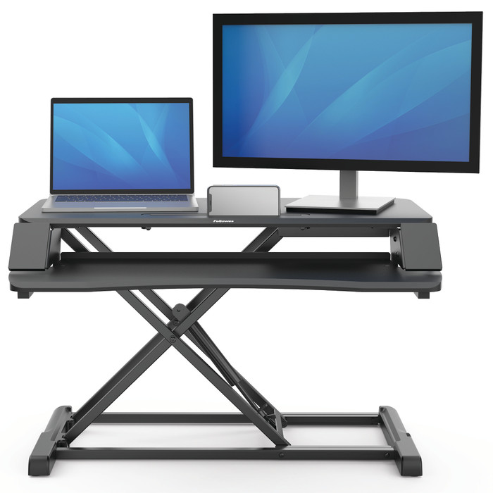 Fellowes Corsivo Sitz-Steh-Workstation Schwarz produkt in gebrauch