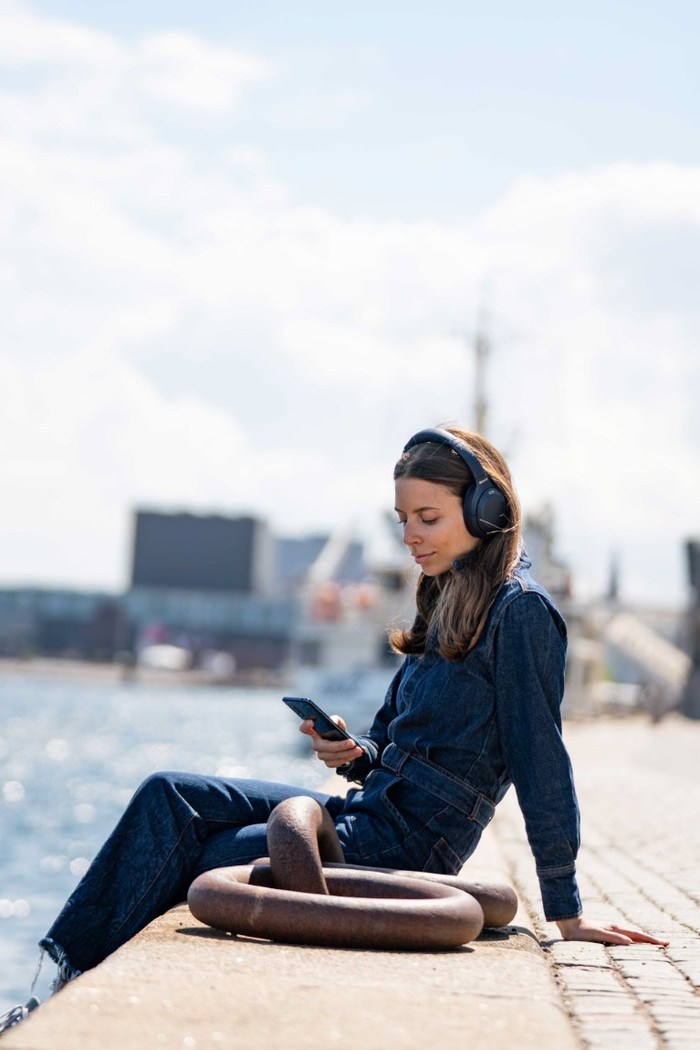 Sony WH-1000XM4 Blue product in use