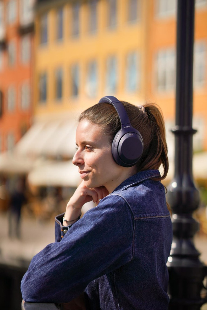 Sony WH-1000XM4 Blue product in use