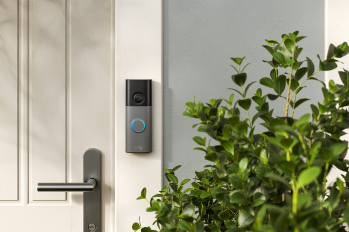 Ring Akku-Videotürklingel 2. Generation Silber + Chime produkt in gebrauch