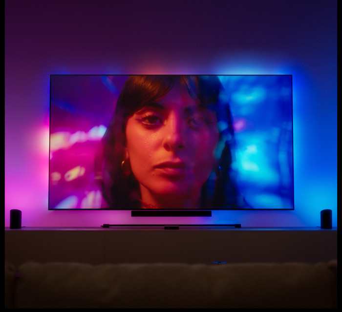 Philips Hue Play Pro LED-Streifen 75 bis 85 Zoll Fernseher produkt in gebrauch