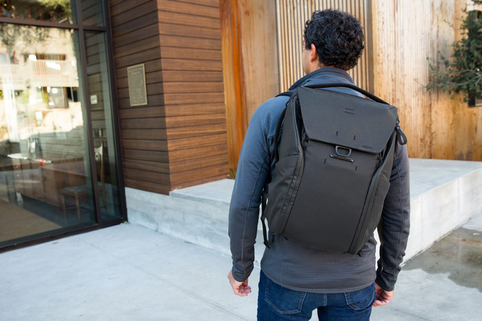 Peak Design Everyday Backpack 20 l v3 Black produkt in gebrauch