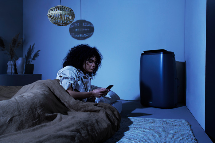 Duux North Smart 18K BTU/h Grau produkt in gebrauch