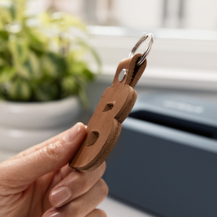 Circut Maker 5 Essential bundle product in use