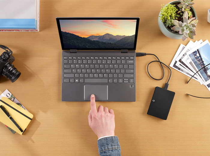 Seagate Expansion Portable 2TB product in use