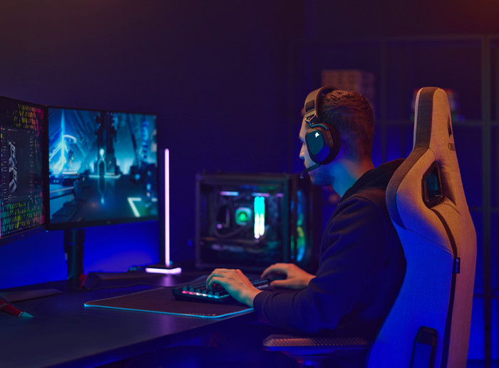 Corsair HS80 RGB Wireless null