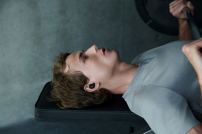 Sony WF1000XM6B Schwarz produkt in gebrauch