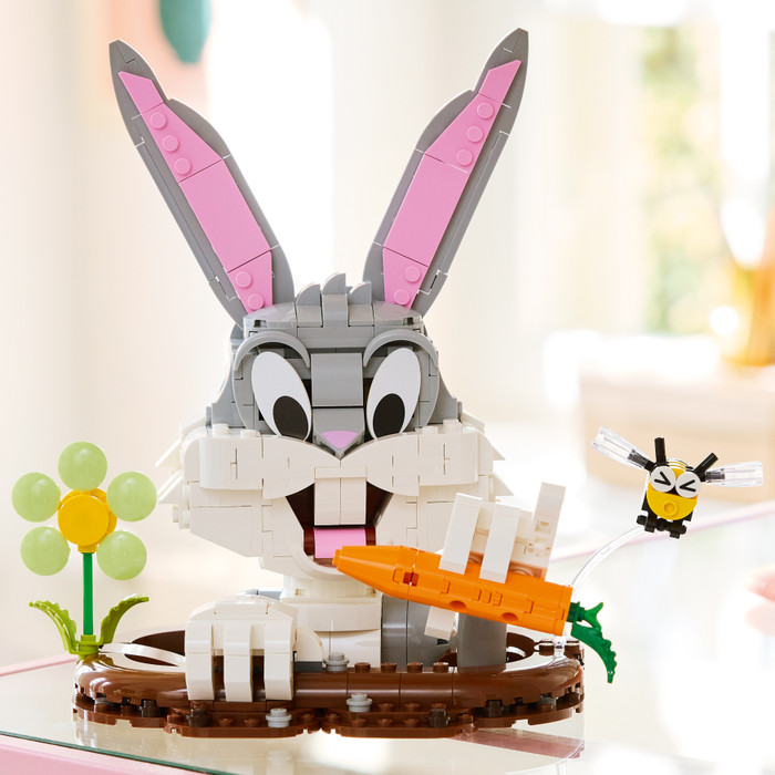 LEGO Looney Tunes Bugs Bunny 40920 product in use