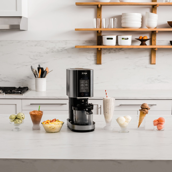 Ninja CREAMi 7-in-1 Eismaschine NC302EU produkt in gebrauch