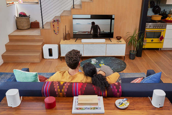 Sonos Beam Gen. 2 Weiß + 2x Era 300 Weiß produkt in gebrauch